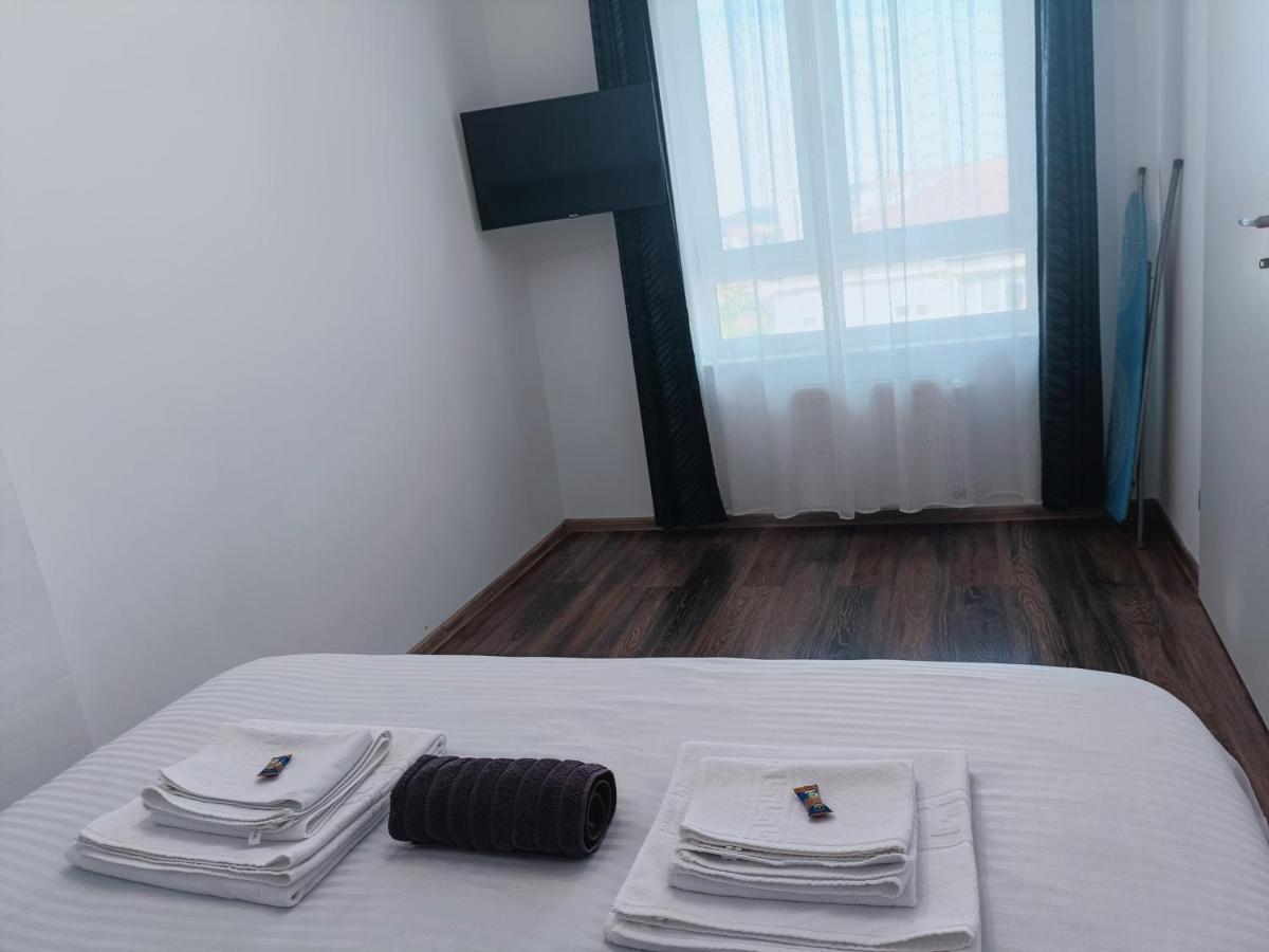 Christopher Apartment Oradea Eksteriør bilde