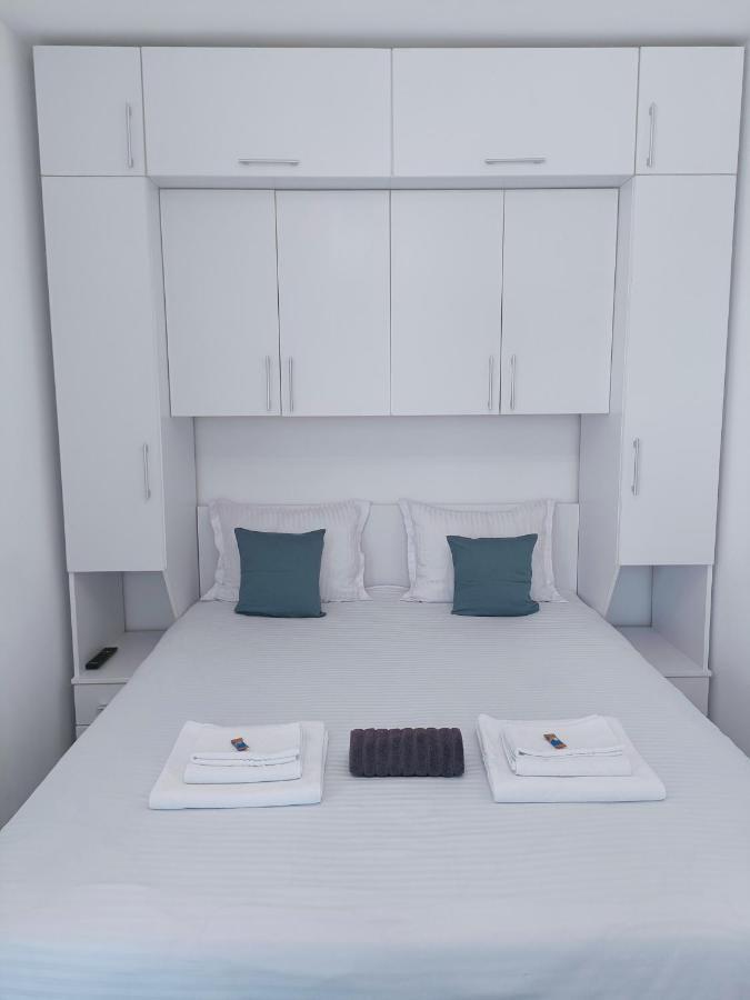 Christopher Apartment Oradea Eksteriør bilde